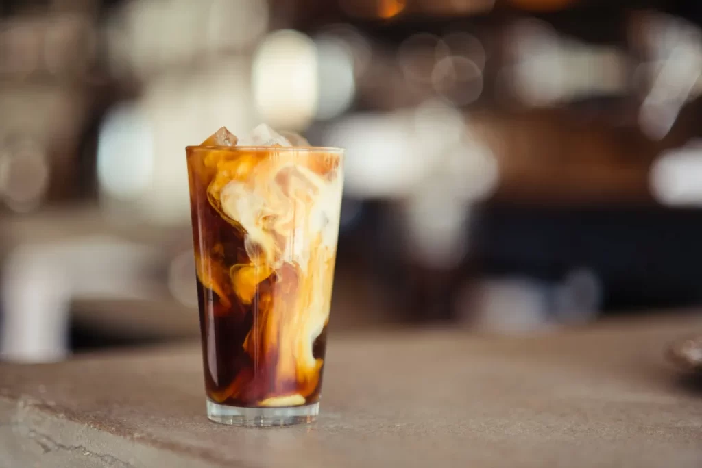 O prazer do café gelado em casa