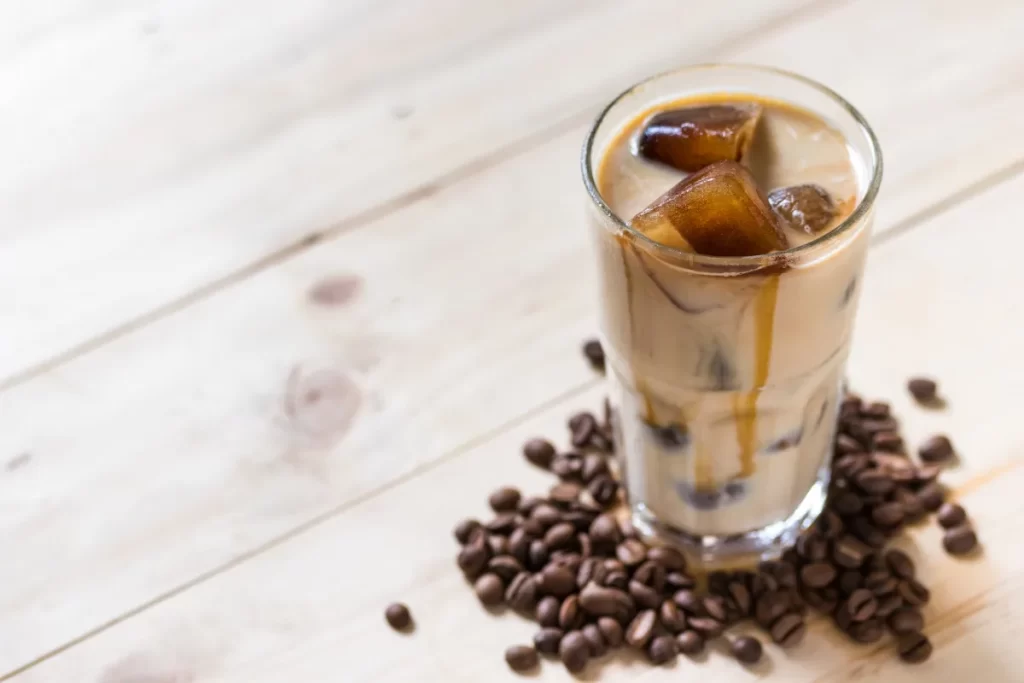 O prazer do café gelado em casa