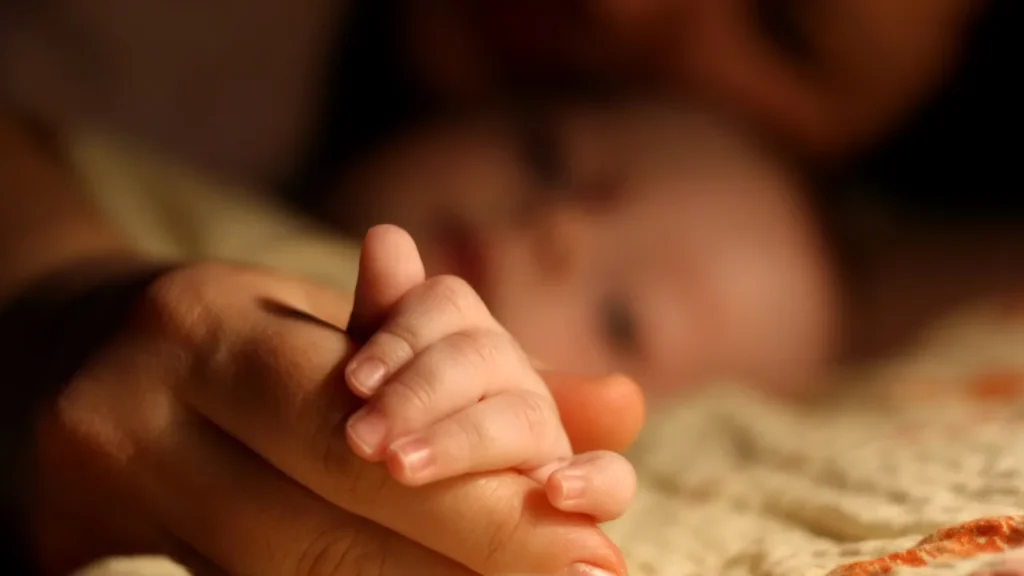 Chá de melissa para bebê de 2 anos