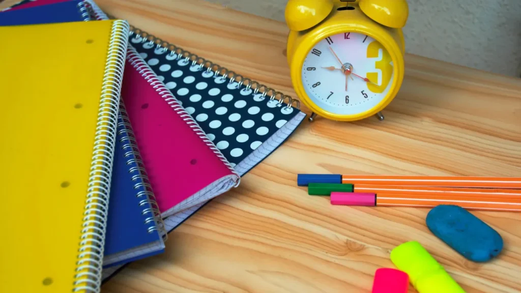 Como fazer um cronograma de estudo para concurso eficiente: método científico com ciclos, revisão espaçada e técnicas de aprovados. Guia completo prático.